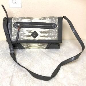 Simply Vera Crossbody Envelope Purse NWOT